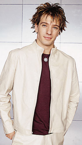 oooooo J.C. looks GOOD in white! lol